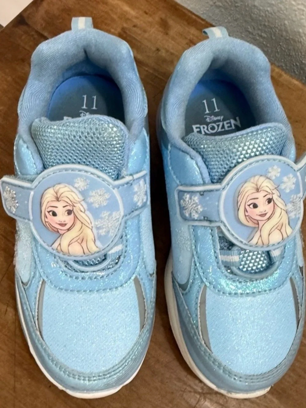 Disney Frozen Elsa Olaf Light Up Sneakers Girls Size 11 Blue Glitter Shoes